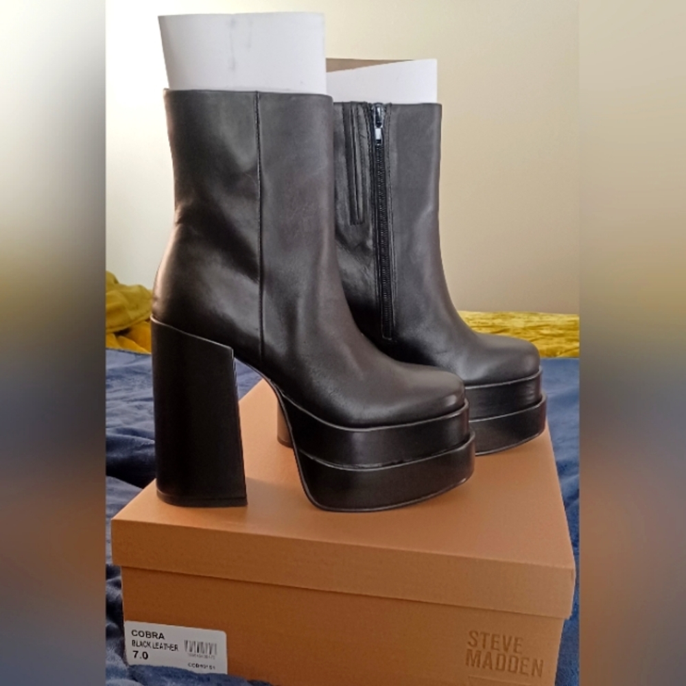 Steve Madden Cobra Leather Boots